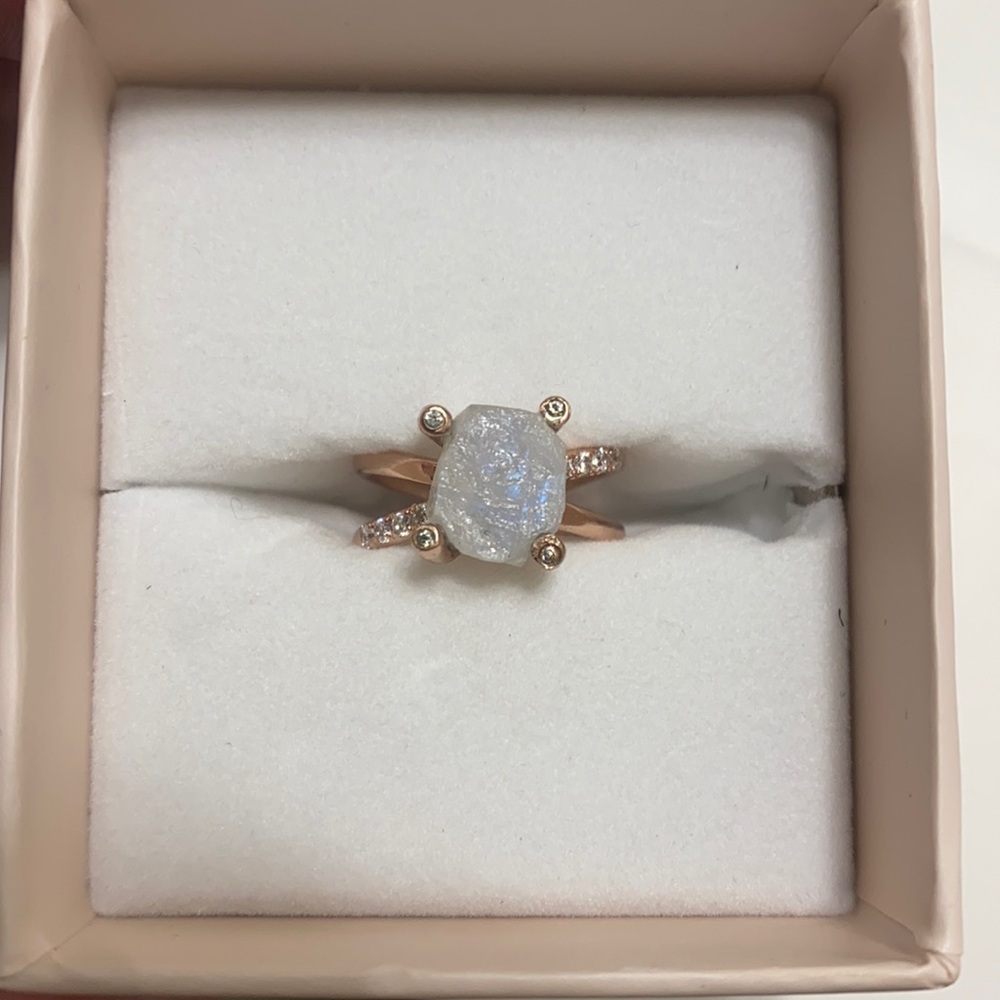 Moon Magic raw Crystal Ring - Lucid Moonstone